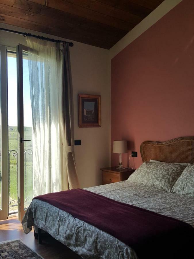 La Terrazza Sui Vigneti-Rovescala Bed and Breakfast San Damiano al Colle Buitenkant foto